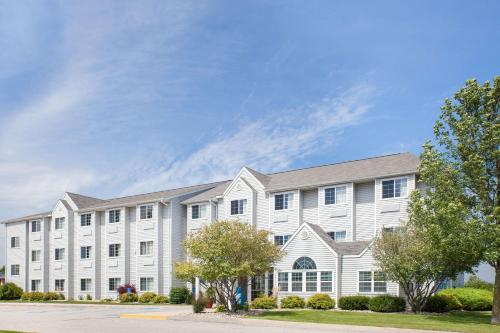 . Microtel Inn and Suites Clear Lake