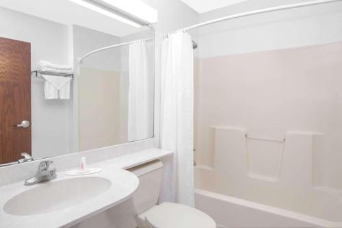 Microtel Inn & Suites - Meridian - image 2