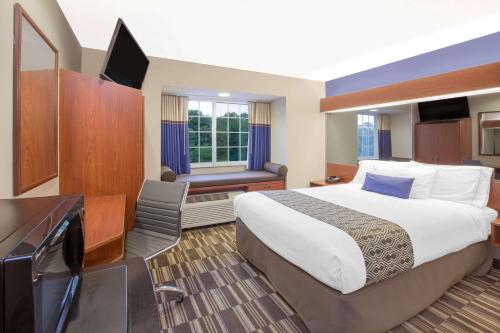 Microtel Inn & Suites by Wyndham Manistee