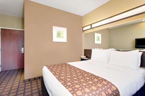Microtel by Wyndham Perry National Fairground Area I-75 in Perry, USA