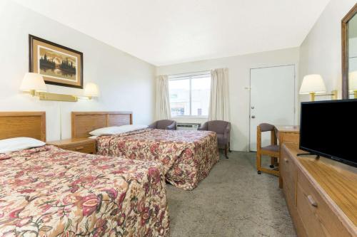 Knights Inn - Baker City - image 5