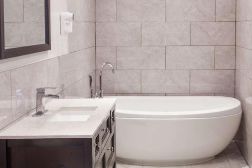 Knights Inn Kingston – Kingston
