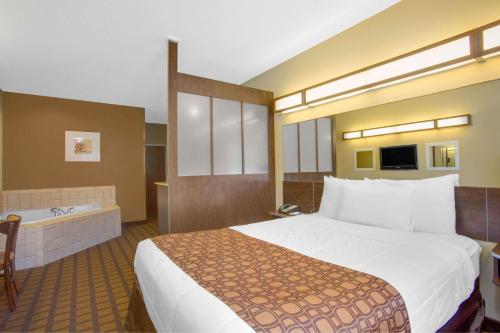Microtel Inn & Suites by Wyndham Harrisonburg in Harrisonburg, USA