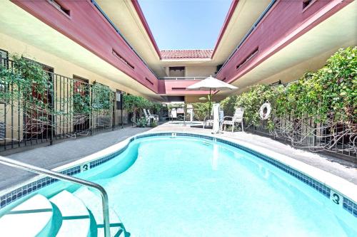 Vantage Point Inn - Woodland Hills in Woodland Hills, USA