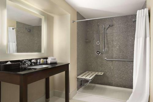 One-Bedroom Suite - Disability Access/Non-Smoking
