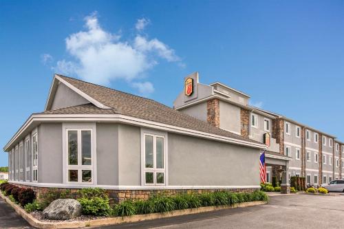 Super 8 by Wyndham Sault Ste. Marie in Sault Ste. Marie, USA