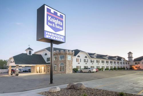 Knights Inn and Suites - Grand Forks