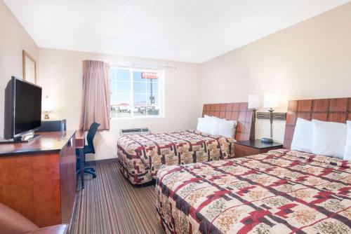 Knights Inn and Suites - Grand Forks