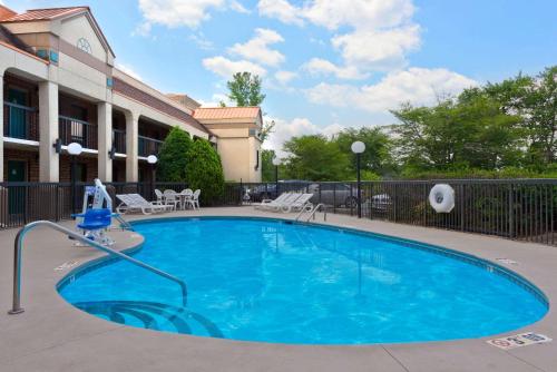 Super 8 by Wyndham Huntersville/Charlotte Area - main image