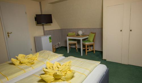 1 queen bed