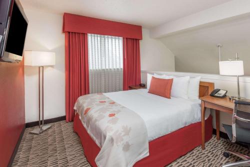 Value Suites Extended Stay - St Louis in Maryland Heights, USA
