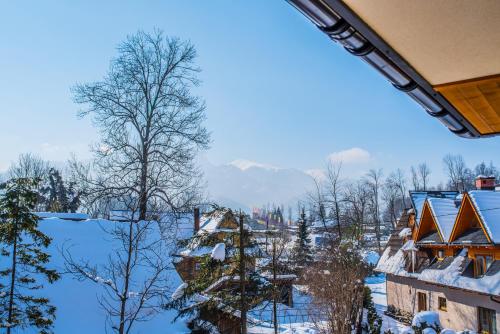 Apartment with Mountain View image 1