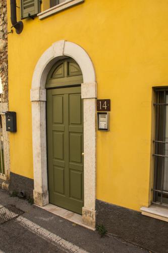 Inngang, Goccia di Lago in Desenzano Del Garda