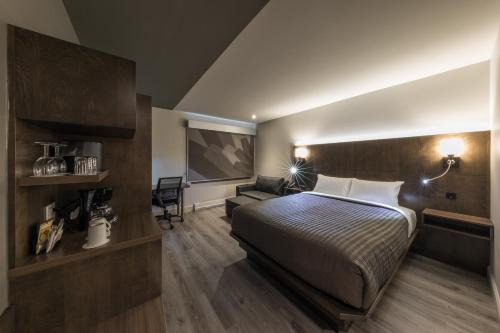 132508163 Hôtel & Suites Normandin Lévis