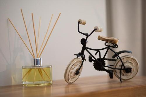 Stylish and Spacious 2BD - Thiseio by UPSTREET - image 3