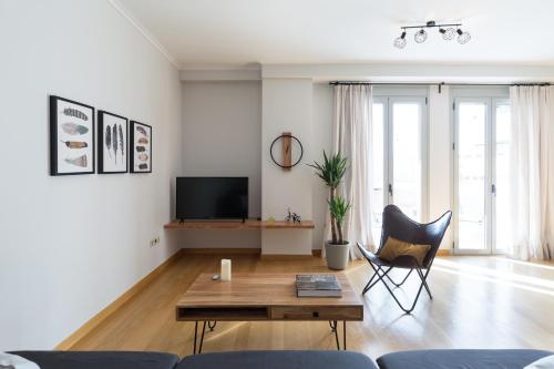 Stylish and Spacious 2BD - Thiseio by UPSTREET, Atény (fotografie 7)