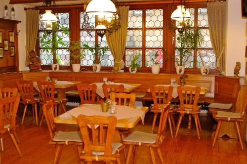 Restaurant, Gasthof zum Kauzen in Ochsenfurt