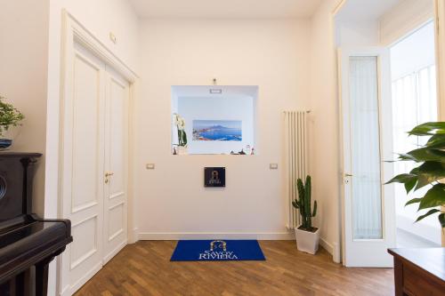 Savoy Riviera, Naples
