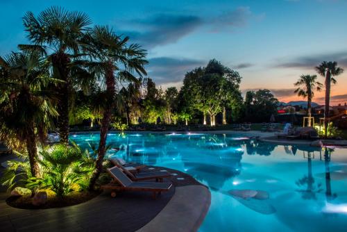 สระว่ายน้ำ, Terme di Relilax Boutique Hotel & Spa in มอนเตกรอตโต เตร์เม