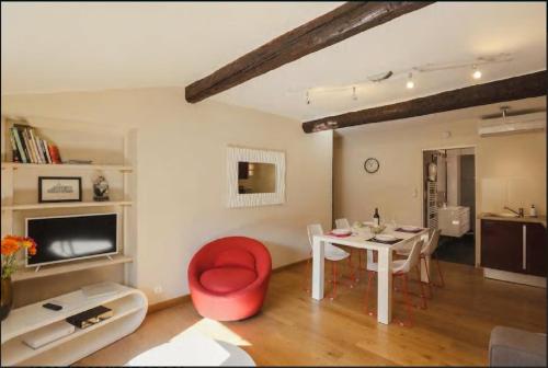 Nice Renting - COLONNA - Best place in Nice Old Town, Nice (photo 5)