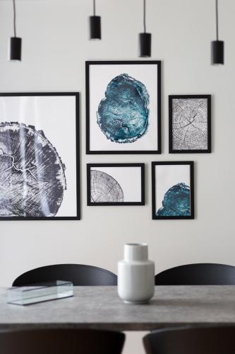Acropolis Core Bright & Modern Apartment by UPSTREET - image 2