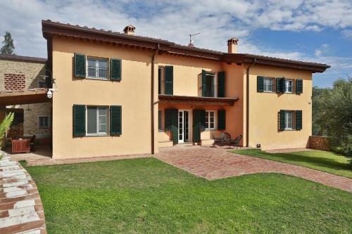 Santo Stefano 10