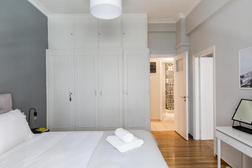 Acropolis Heart 1BD Apartment in Plaka by UPSTREET - image 8