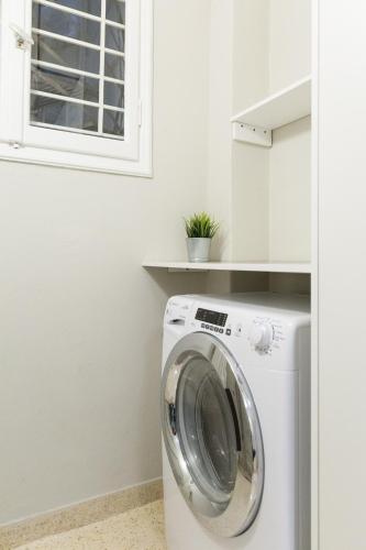Acropolis Heart 1BD Apartment in Plaka by UPSTREET - image 5