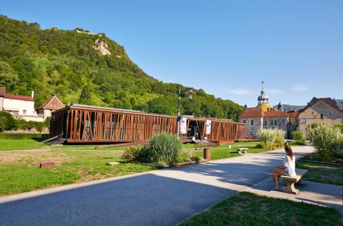 Appart Hotel Charles Sander Hotel Charles Sander is a popular choice amongst travelers in Salins Les Bains, whether exploring or just passing through. The property features a wide range of facilities to make your stay a pleasant