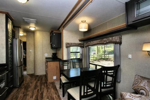 Homosassa River RV Resort - image 8