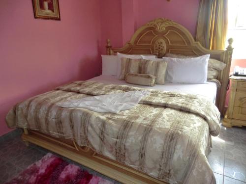 PG Quality Inn - image 3
