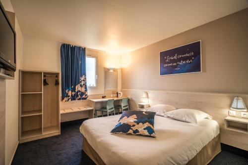 Location g�te, chambres d'hotes Ace H&ocirc;tel Salon de Provence dans le d�partement Bouches du rh�ne 13