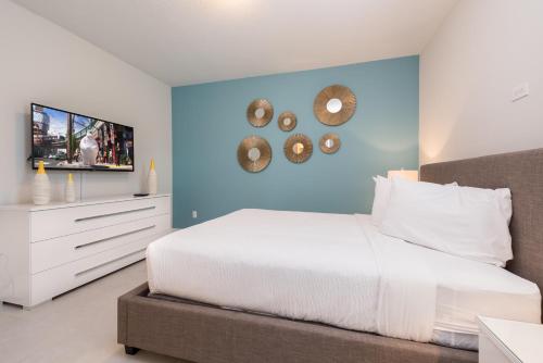 Lively Home with Loft Games near Disney - 7524M - image 7