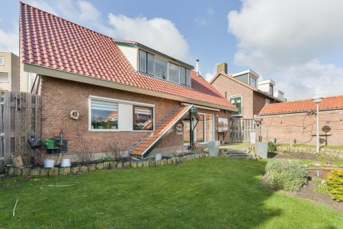 Spacious Family Home Halfweg