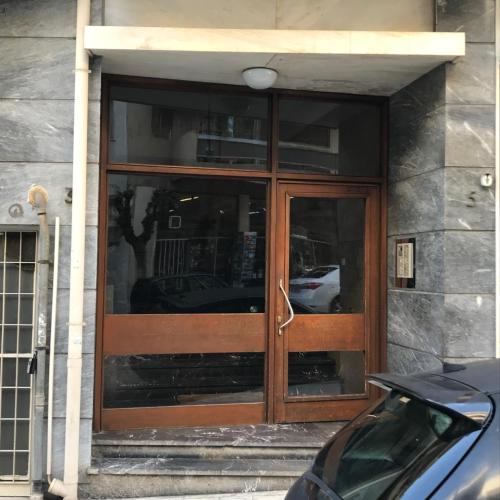 Acropolis Core Bright & Modern Apartment by UPSTREET - image 3