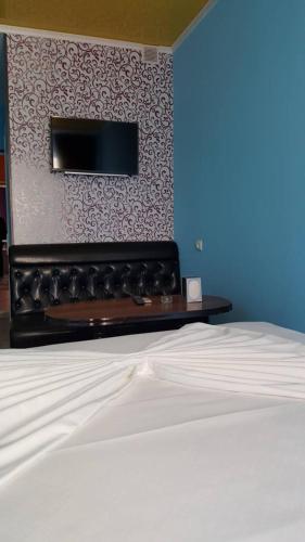 Crown Hotel