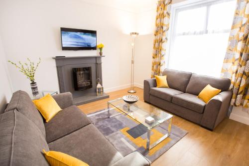 Crown Apartment