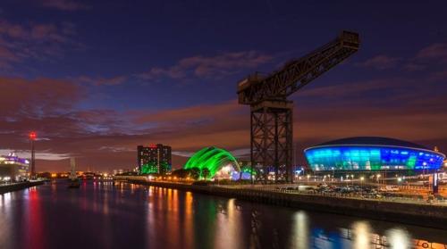 Glasgow City Centre Flat with River Views and Parking