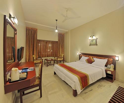 Hotel Gnanam Thanjavur