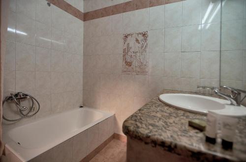 Epidavria Hotel - image 14