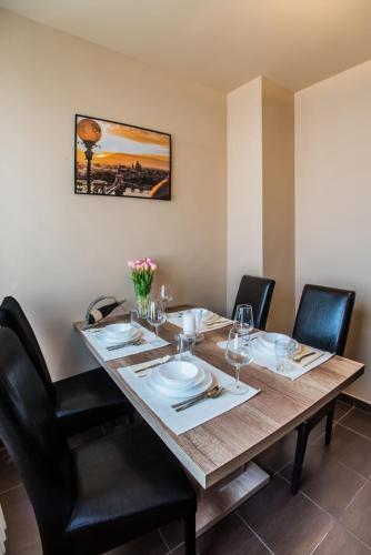 Jewellery box on the riverside - image 9