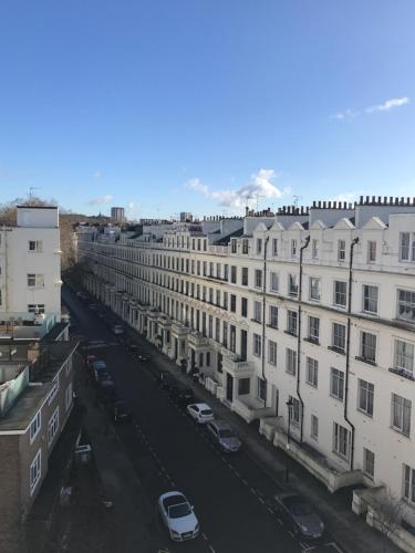 Leinster House (Bayswater) – London, 