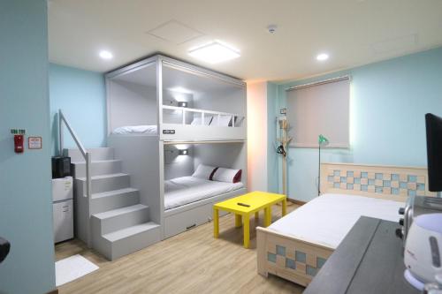 Daegu Midtown Hostel Room Type - Family Double Room