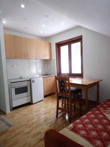 Apartments and Rooms Vicko - image 6