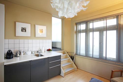 Canal Studio Apartment - image 11