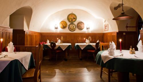 Restaurant, Hotel Gasthof Mitteregger - BEST PLACE in town with summercard included in Kaprun