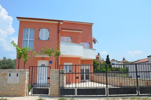 Family house Branka, Bale