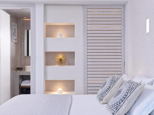  Supreme Suite with Outdoor Hot Tub and Sea View image 4