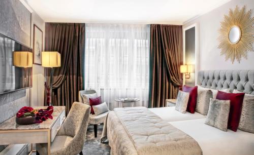 Royal Manotel - image 3