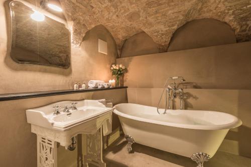 Spezier Design Venetian Studio - image 9